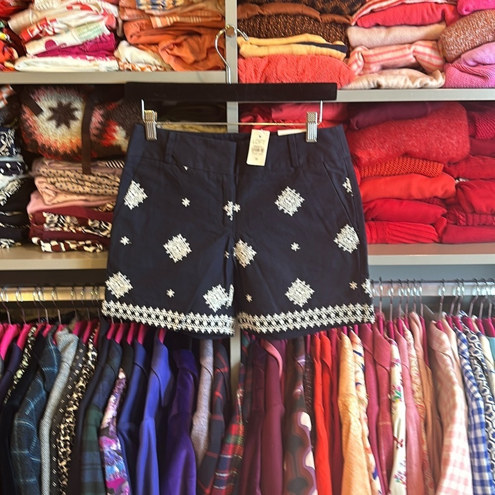 Loft Riviera navy with white embroidery 6” shorts size 00 (fits like 0-2).​
